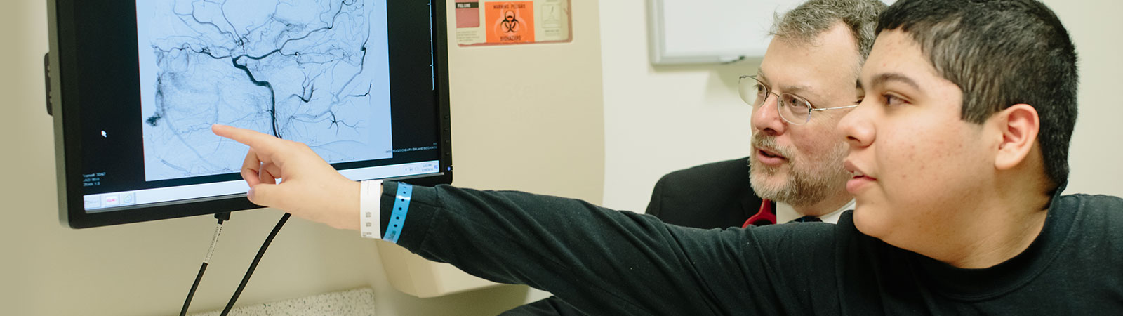 neurosurgery_carousel_doc_patient1600x450